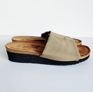 Naot Alana Beige Slide Sandal